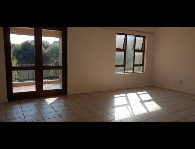 2 BEDROOM APARTMENT TO LET IN LONEHILL